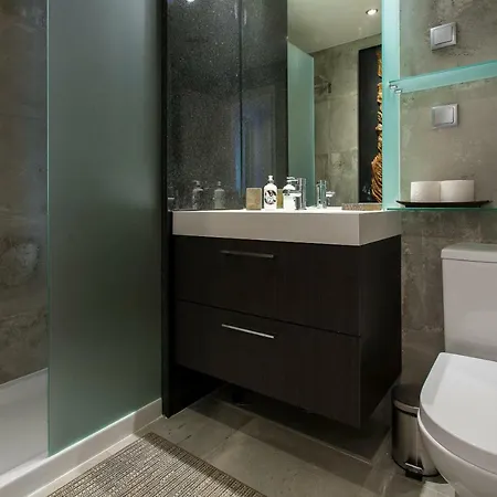 Altido Stylish 1-bed Apt With Stunning View In Santos * Lisboa