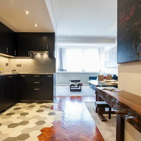 Altido Stylish 1-bed Apt With Stunning View In Santos リスボン